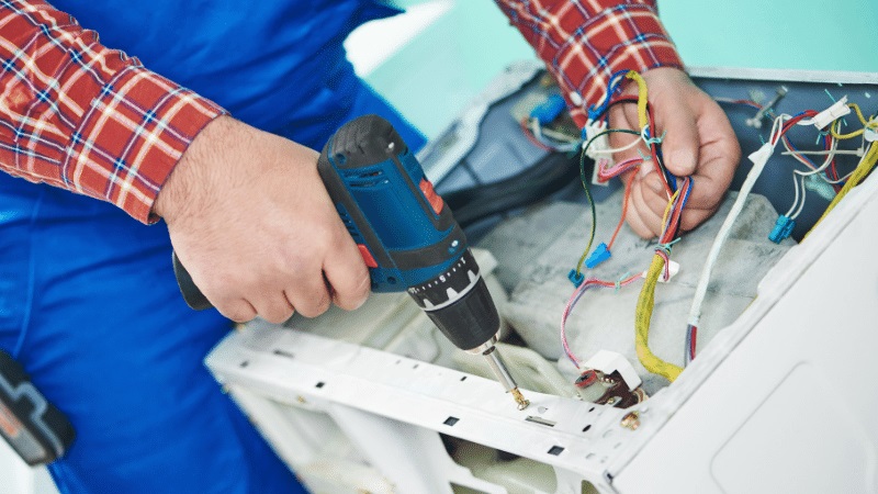 Karamürsel Maytag Maytag çamaşır makinesi kart tamiri – Su almama arızası orijinal parça ile giderildi. - Teknik servis örneği